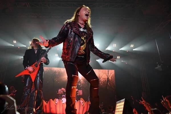 FOTOREPORT: Helloween v Praze: Tříhodinová show připomněla zásadní milníky v historii kapely