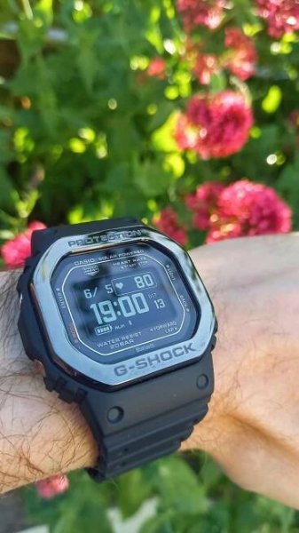 Casio G-Shock G-Squad DW-H5600MB-1ER