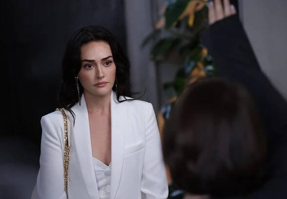 Esra Bilgiç Töre - Zamanın Kapıları - Z filmu