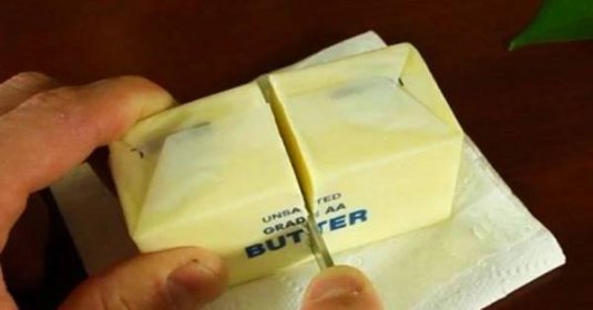 Úžasné! Vložte toaletní papír do másla! Velmi efektivní trik, který vám může zachránit život! (VIDEO)
