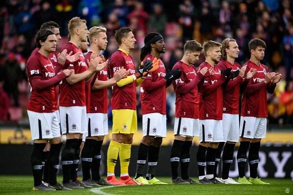 Aukce dresů ze zápasu s Baníkem | sparta.cz