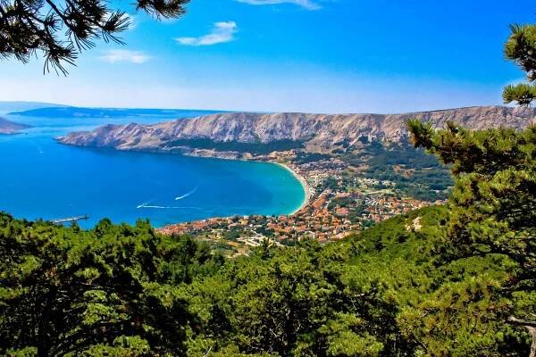 Ostrov Krk (ubytování a turistické atrakce)