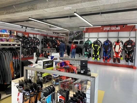 MOTOCARD TOMARES, SEVILLA - Ouxion Contructora Espcialista en Retail
