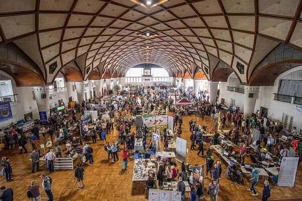 Maker Faire Prague se vrátil na Výstaviště ve velkém stylu. Oslavu kreativity si užívaly hlavně rodiny s dětmi - Tojesenzace.cz