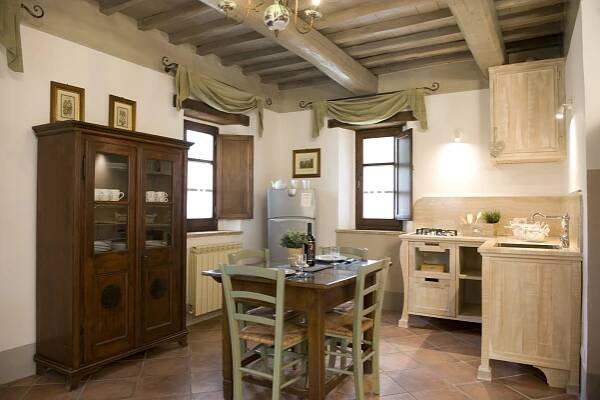 Weddings tuscany. The kitchen area in Suite Villa 5.