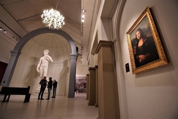 V Mánesu se sešla Mona Lisa s Davidem i Venuší. Repliky přibližují renesanci