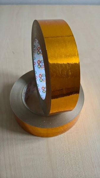 Stuha zlatá