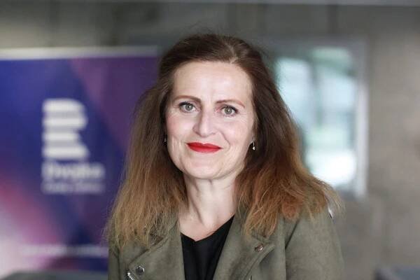 Herečka Eva Leinweberová: Husa na provázku je životní filozofie. V tomhle duchu dělám divadlo pořád | Dvojka