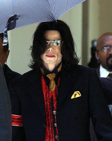 To je drsné: Michael Jackson podle soudu znásilňoval chlapce za zvuku domácího alarmu