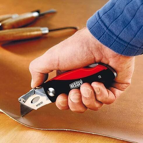 Bessey DBKPH-SET - Nůž speciální na izolace, koberce, krytinu atd. v pouzdře s náhradními noži