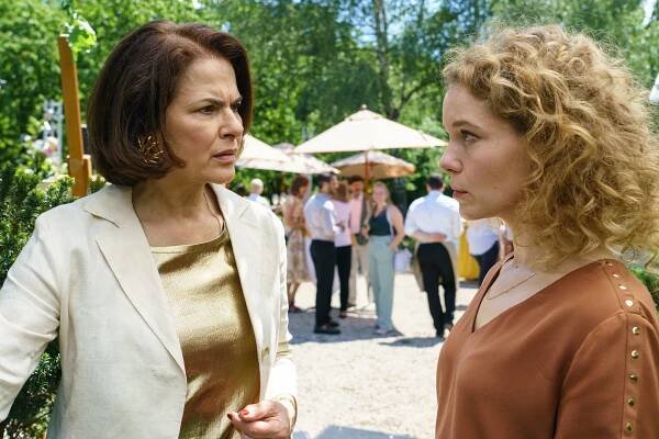 Die Macht der Kränkung - Rosa - Z filmu - Barbara Auer, Angelina Häntsch