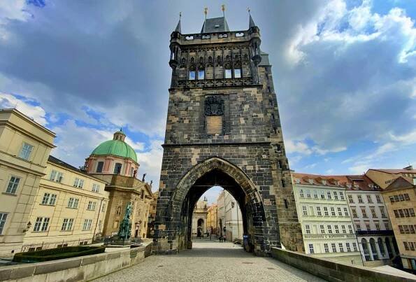Staroměstská mostecká věž