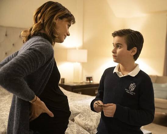 A Million Little Things - The Rock - Z filmu - Stephanie Szostak