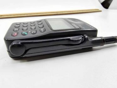 STARÝ MOBILNÍ TELEFON SONY CMD - Z1  - Mobily a chytrá elektronika