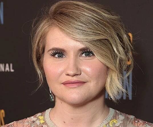 Jillian Bell Biography - Facts, Childhood, Family Life & Achievements