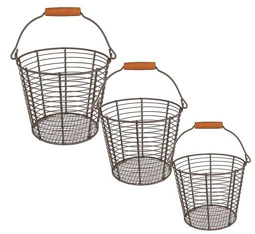 Set 3ks drátěných ozdobných košíků s dřevěnou rukojetí - Ø 21*16 / Ø 18*14 / Ø 15*13 cm - Clayre & Eef - 6Y5258 - LaHome.cz