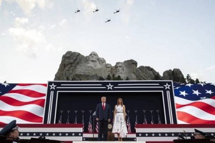 Trump bouřil pod ikonickým památníkem: Chtějí vymazat historii a děti učí nenávidět vlastní zemi