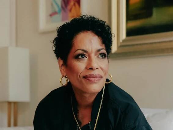 Liza Colón-Zayas’s Medallion Connects Her to Her Puerto Rican Heritage