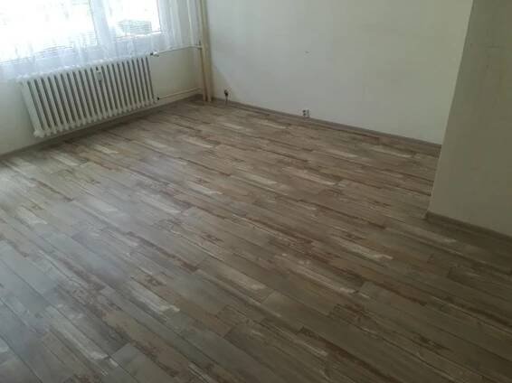 podlaha dekor dřeva