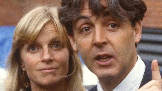 Linda McCartney in Bikini – Body, Height, Weight, Nationality, Net Worth, and More - Celebs in Bikinis