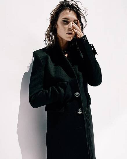 Ana Ularu & Marc Rissmann make an entrance - Entrance Store
