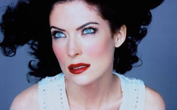Lara Flynn Boyle fotky