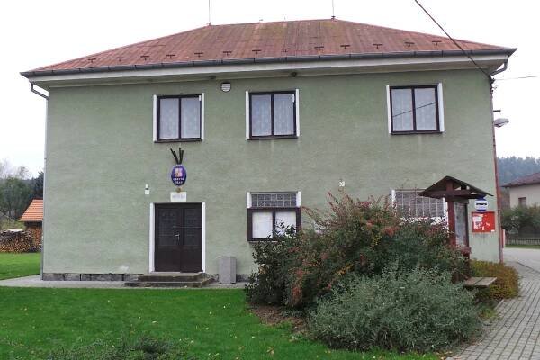 Obecní knihovna Chrášťany foto 1