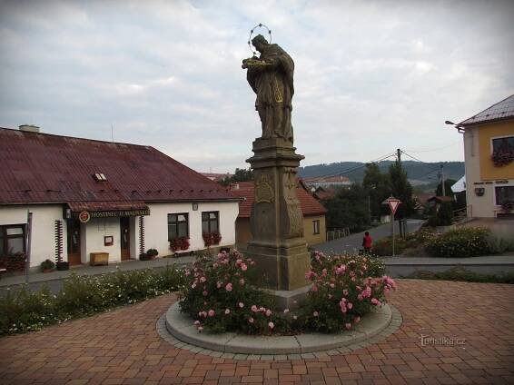Újezd u Valašských Klobouk -... - Náměstí
