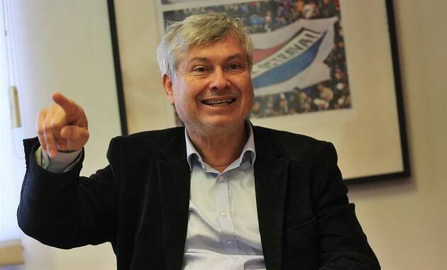 Exprimátor Ostravy Petr Kajnar se chce po šesti letech mimo politiku vrátit....