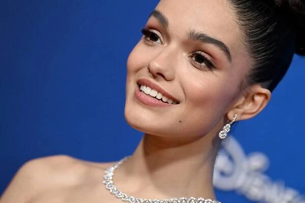 Rachel Zegler attends the World Premiere of Walt Disney Studios' 