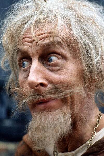 Čáryfuk - Z filmu - Geoffrey Bayldon