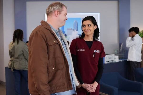 Kiff VandenHeuvel, Sophia Ali - Nemocnice Chicago Med - These Are Not the Droids You Are Looking For - Z filmu