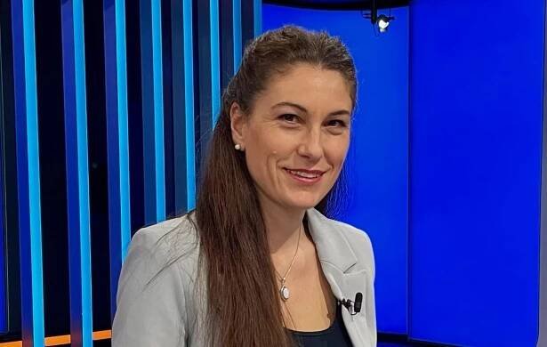 PRESS – Eva Decroix