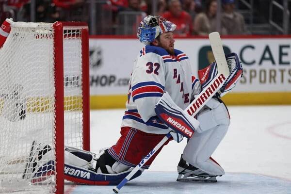 As Jonathan Quick sets American-born NHL goalie wins record, USA Hockey aims for domination