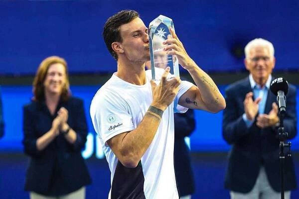 Tennis Tracker: Fucsovics vládl ve Winston-Salemu. Přemožitelka Bouzkové ve finále padla