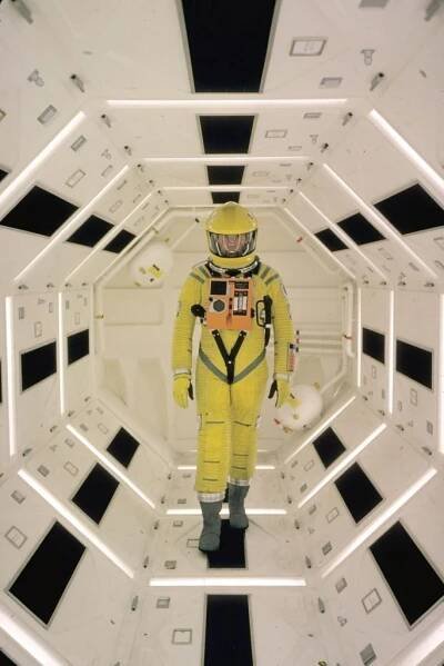Gary Lockwood on the set of 2001: A Space Odyssey .