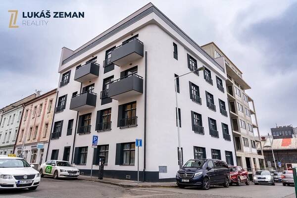Realitní fotograf Praha ⎮ Real Estate Photographer Prague