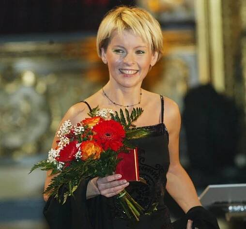 Na Slavíkovi 2002 Iveta skončila za Lucií Bílou, přesto se usmívala.