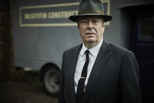 Endeavour - O hlavu kratší - Z filmu - Roger Allam