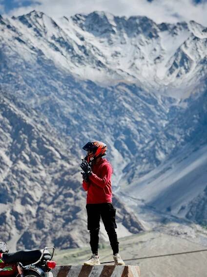 bezplatná Dobrodružná Cesta Na Motocyklu V Gilgit Baltistan Základová fotografie