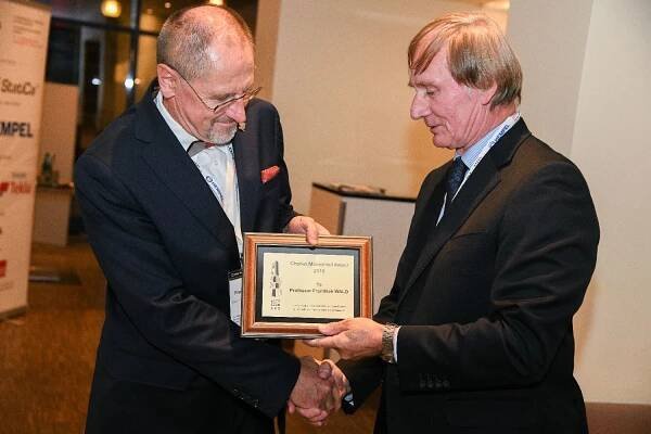 Prof. František Wald obdržel cenu 2018 Charles Massonnet Award