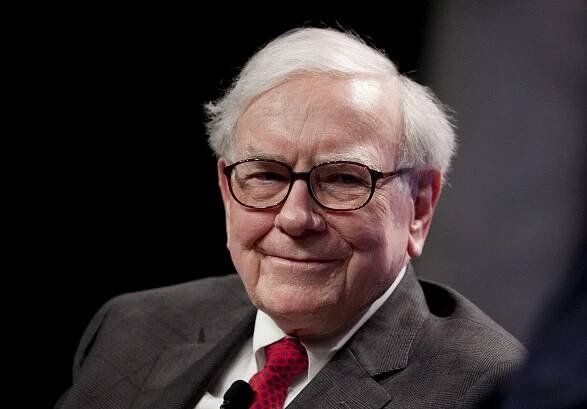 Kolik peněz by měl Warren Buffett, kdyby platil daň z nerealizovaného zisku? - Roklen24.cz