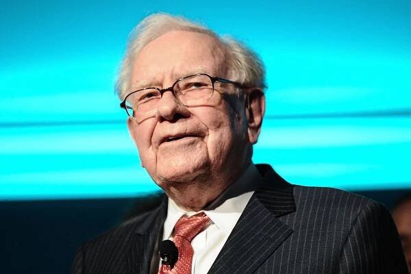 Warren Buffett’s Houses: Inside the Billionaire’s Long-Standing Properties