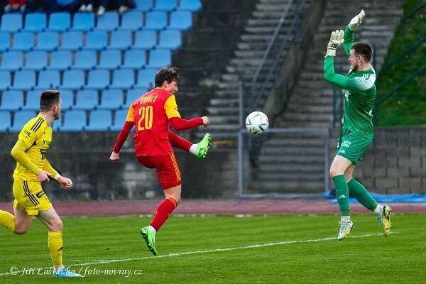 FK Varnsdorf – FK Dukla Praha 3:4 (0:3) – Foto-noviny