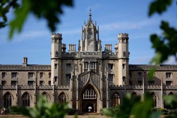 - Jak může ETA pro Cambridge ovlivnit cestující ve Spojeném království?