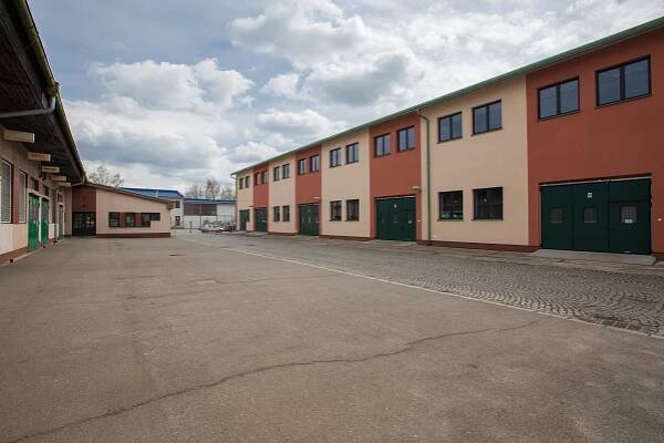 Školní autoservis - Střední odborná škola a Střední odborné učiliště, Hradec Králové, Vocelova 1338 foto 1