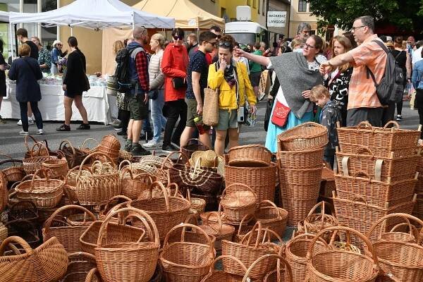 Beroun v sobotu praskal ve švech, hrnčířské trhy přilákaly tisíce návštěvníků
