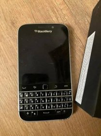 Mobilní telefon Blackberry Classic