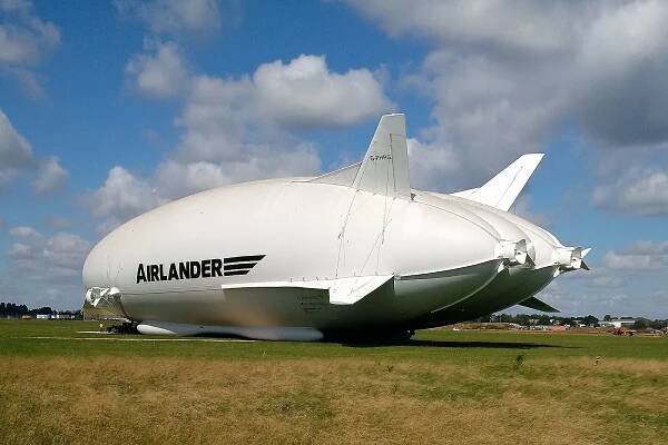 Soubor:Airlander (28728614741).jpg