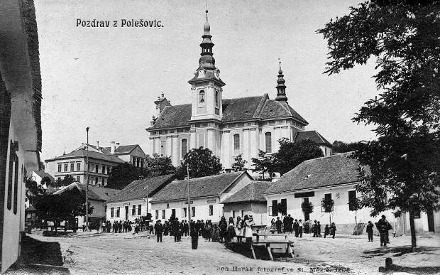 Polešovice, náměstí s kostelem; 1908 (sbírka Pavla Fiedlera).